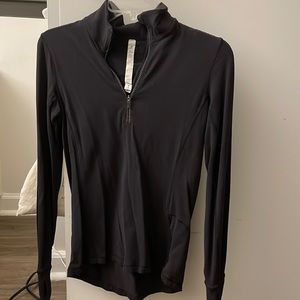 Lululemon Half Zip Pullover Sz 4 in black